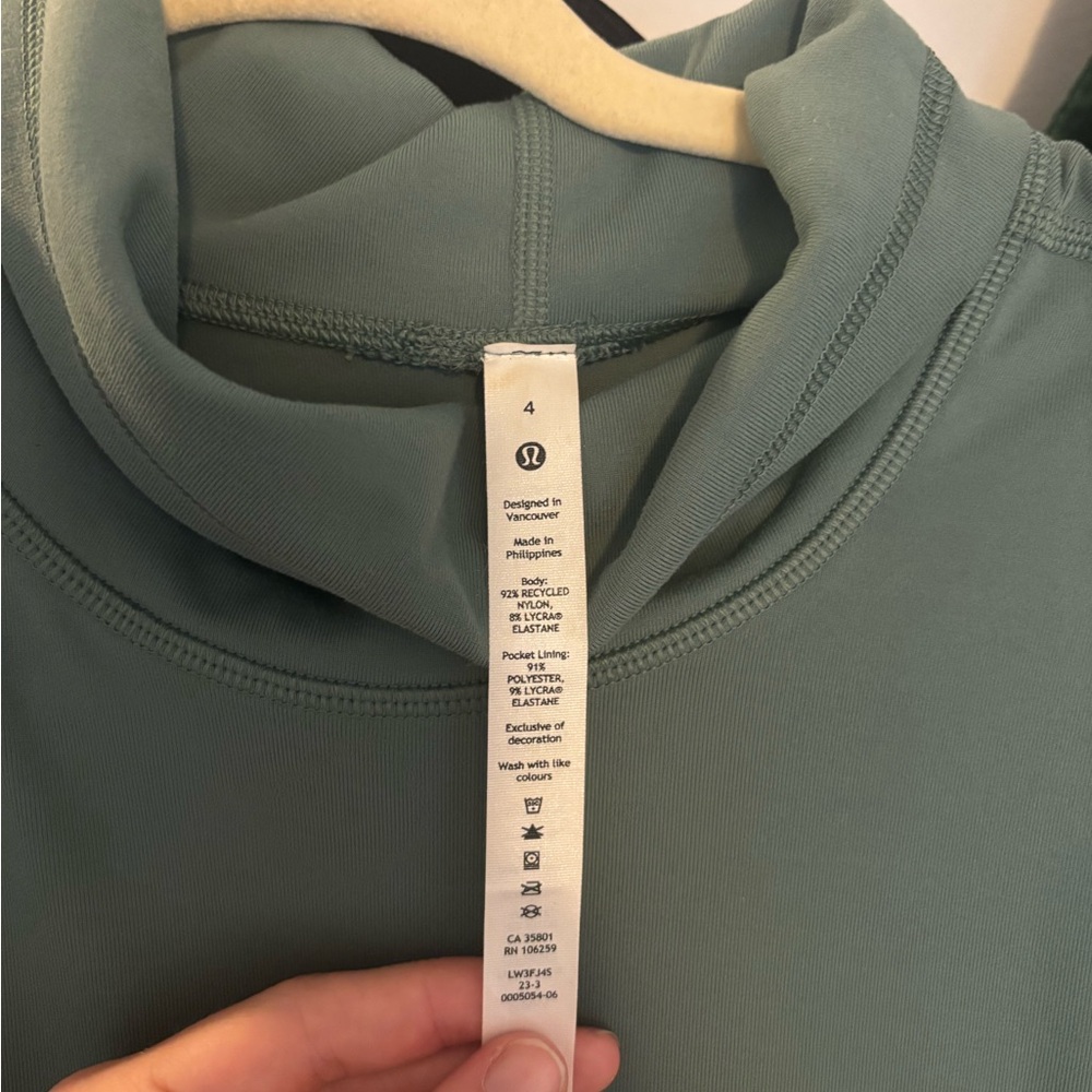 Lululemon Ready to Rulu Pullover in the color Green Twill - Picture 4 of 8